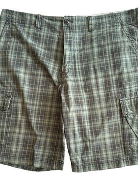 Eddie Bauer Men's Cargo Shorts Plaid Outdoor, hiking Size 38